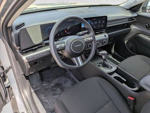 Certified 2025 Hyundai Kona SE FWD image 10