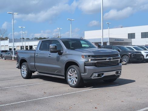 Used 2021 Chevrolet Silverado 1500 High Country w/ Technology Package image 9