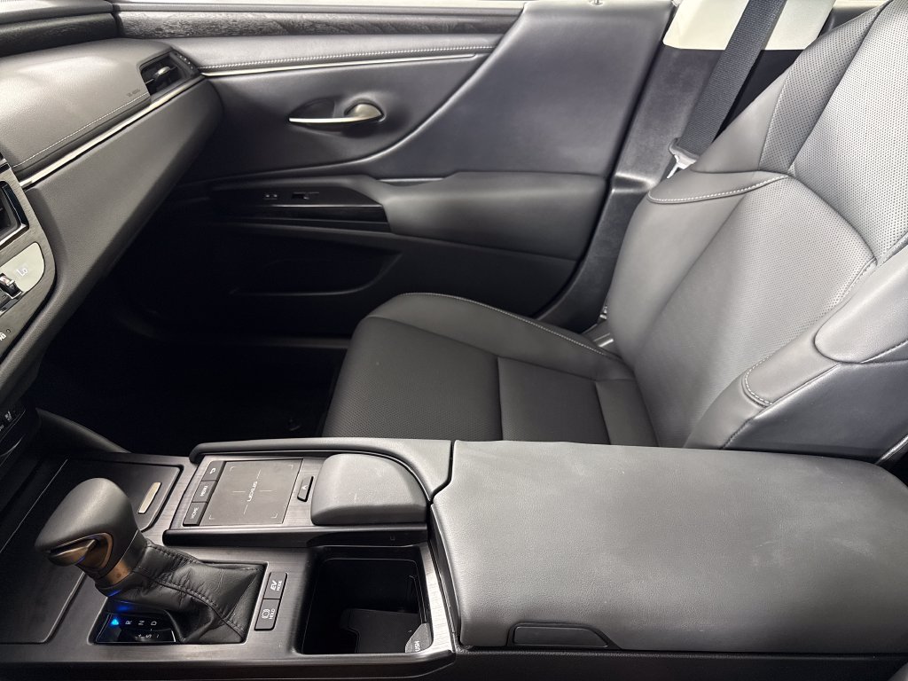 Used 2022 Lexus ES 300h w/ Premium Package FWD image 23