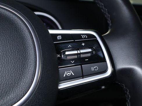 Used 2024 Kia Carnival LX FWD image 20