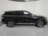 Certified 2022 Lincoln Aviator Reserve w/ Equipment Group 201A image 4