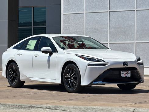 New 2026 Toyota Mirai RWD image 2