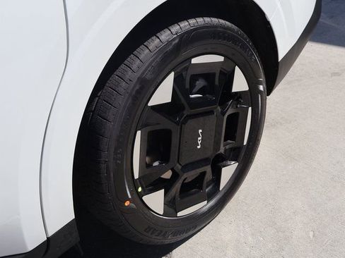 New 2026 Kia Carnival EX FWD image 45