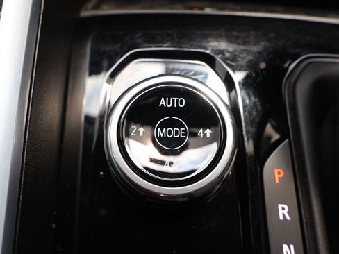 Used 2024 Chevrolet Colorado Z71 w/ Z71 Convenience Package 2 AWD/4WD image 22