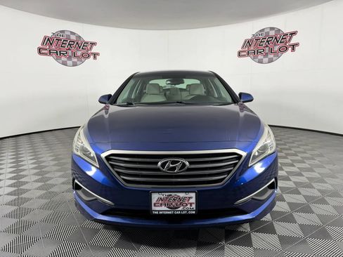 Used 2017 Hyundai Sonata SE w/ Cargo Package FWD image 2