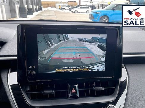 Used 2025 Toyota Corolla Cross LE image 21