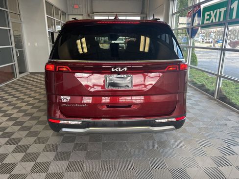 Used 2022 Kia Carnival SX image 5