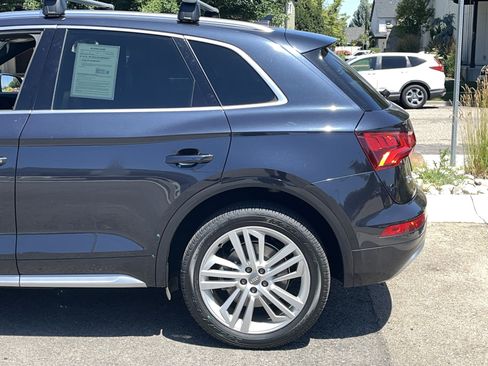 Used 2020 Audi Q5 2.0T Premium Plus w/ Premium Plus Package AWD/4WD image 4