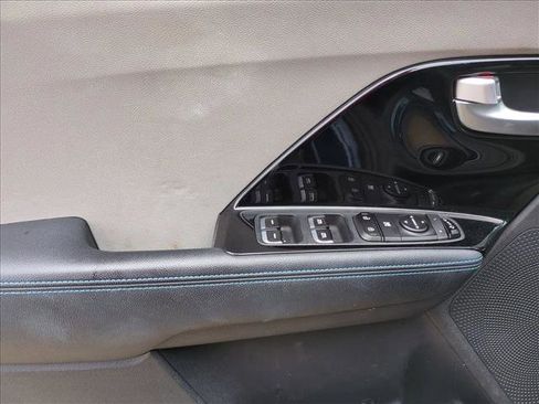 Used 2020 Kia Niro EX Premium FWD image 11
