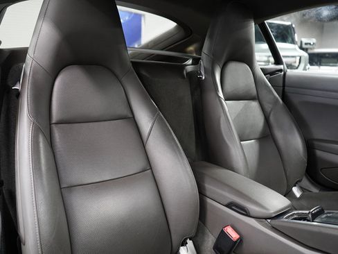 Used 2021 Porsche 718 Cayman RWD image 17