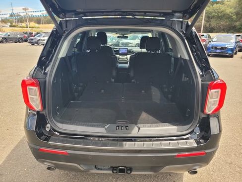 Certified 2023 Ford Explorer XLT w/ Equipment Group 202A AWD/4WD image 8