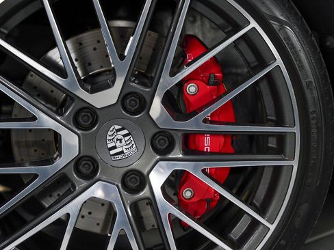 Used 2023 Porsche 911 Carrera 4S image 17