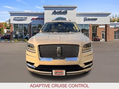 Used 2020 Lincoln Navigator L Reserve w/ Luxury Package image 3