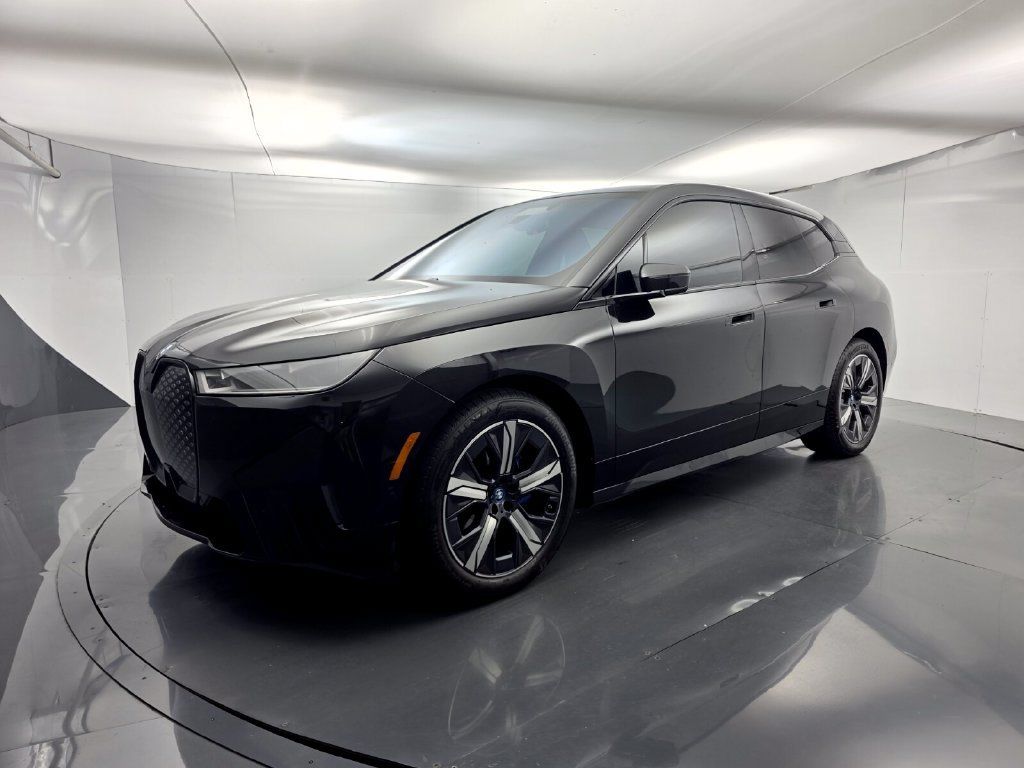 Certified 2023 BMW iX xDrive50 w/ Premium Package AWD/4WD image 8