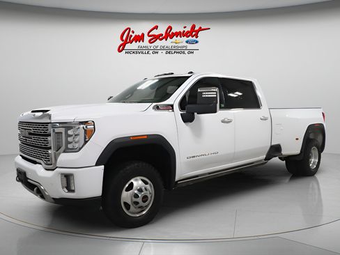 Used 2023 GMC Sierra 3500 Denali w/ Denali Ultimate Package AWD/4WD image 2