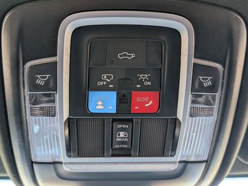 Used 2024 RAM 2500 Rebel AWD/4WD image 35