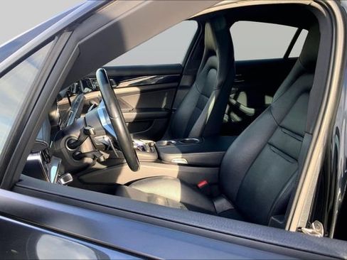 Used 2018 Porsche Panamera 4 AWD/4WD image 17
