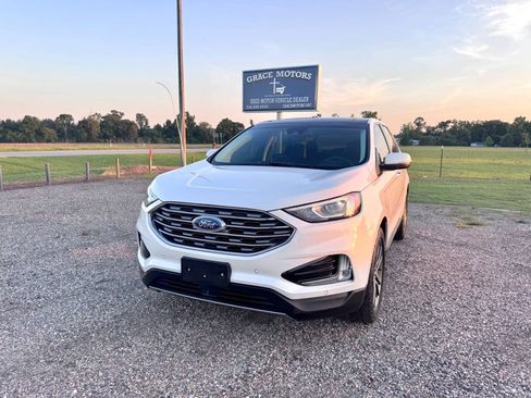 Used 2020 Ford Edge Titanium w/ Class II Trailer Tow Package AWD/4WD image 4