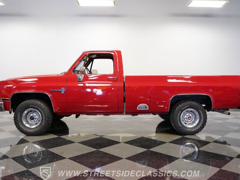 Used 1987 Chevrolet C/K Truck 1500 AWD/4WD image 2