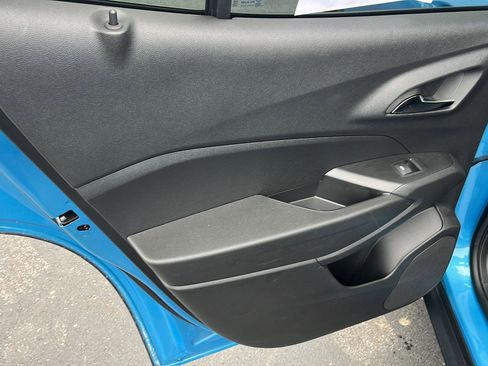 Used 2025 Chevrolet Trax ACTIV w/ Sunroof Package FWD image 24
