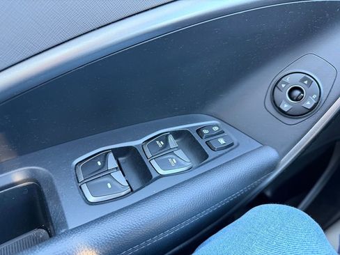 Used 2017 Hyundai Santa Fe Sport image 19