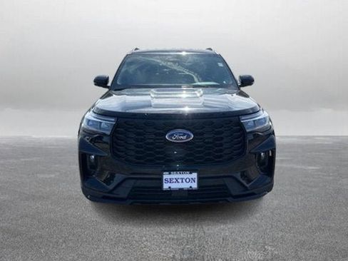 Used 2025 Ford Explorer ST-Line w/ ST-Line Street Pack AWD/4WD image 4
