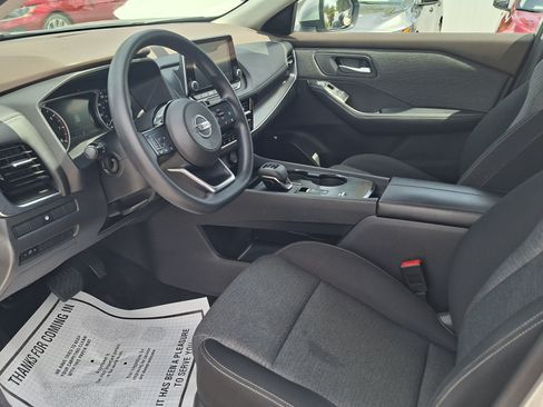 Certified 2021 Nissan Rogue SV FWD image 9