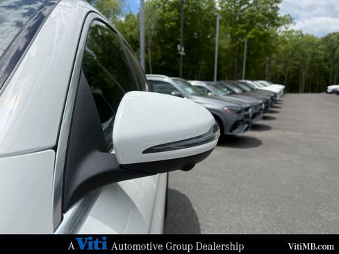 Certified 2022 Mercedes-Benz GLC 300 4MATIC image 11