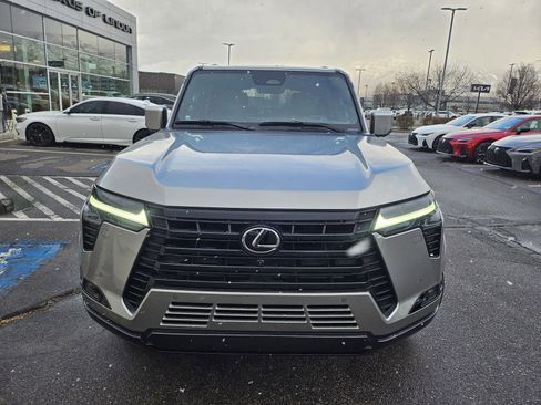 Used 2026 Lexus GX 550 w/ Accessory Package (2T) image 2