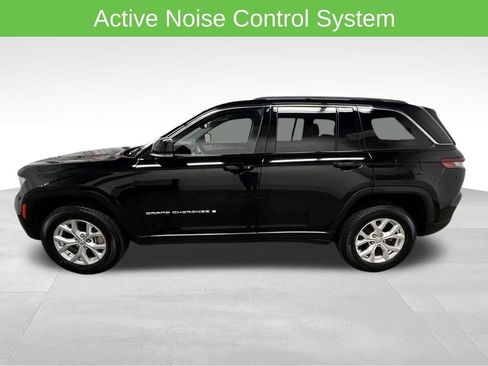 Used 2023 Jeep Grand Cherokee Limited AWD/4WD image 6
