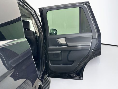 Used 2025 Ford Expedition Active AWD/4WD image 33