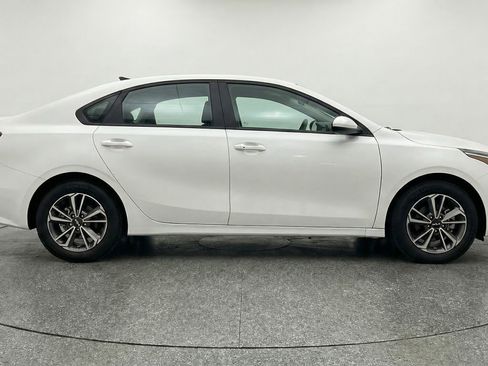 Used 2024 Kia Forte LXS FWD image 11