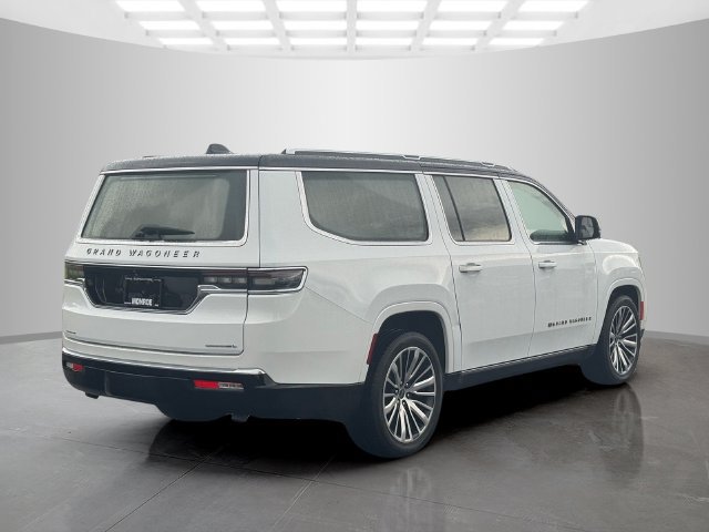Used 2023 Jeep Grand Wagoneer L Series III w/ Rear Seat Video Group 1 AWD/4WD image 7