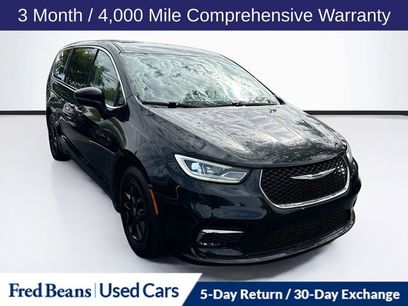 Used 2023 Chrysler Pacifica Touring-L