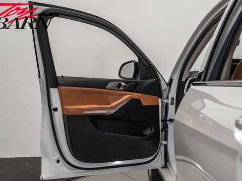 Used 2022 BMW X7 xDrive40i w/ Premium Package image 19