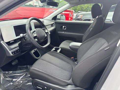 Used 2024 Hyundai Ioniq 5 SE RWD image 3