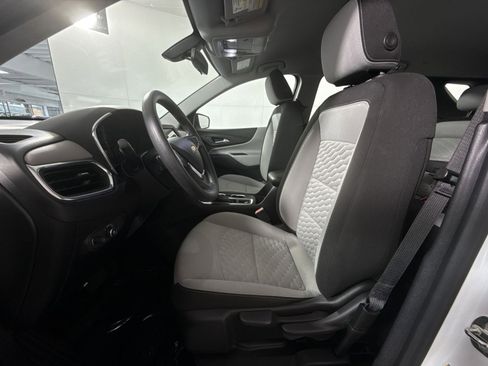 Used 2018 Chevrolet Equinox LS image 13