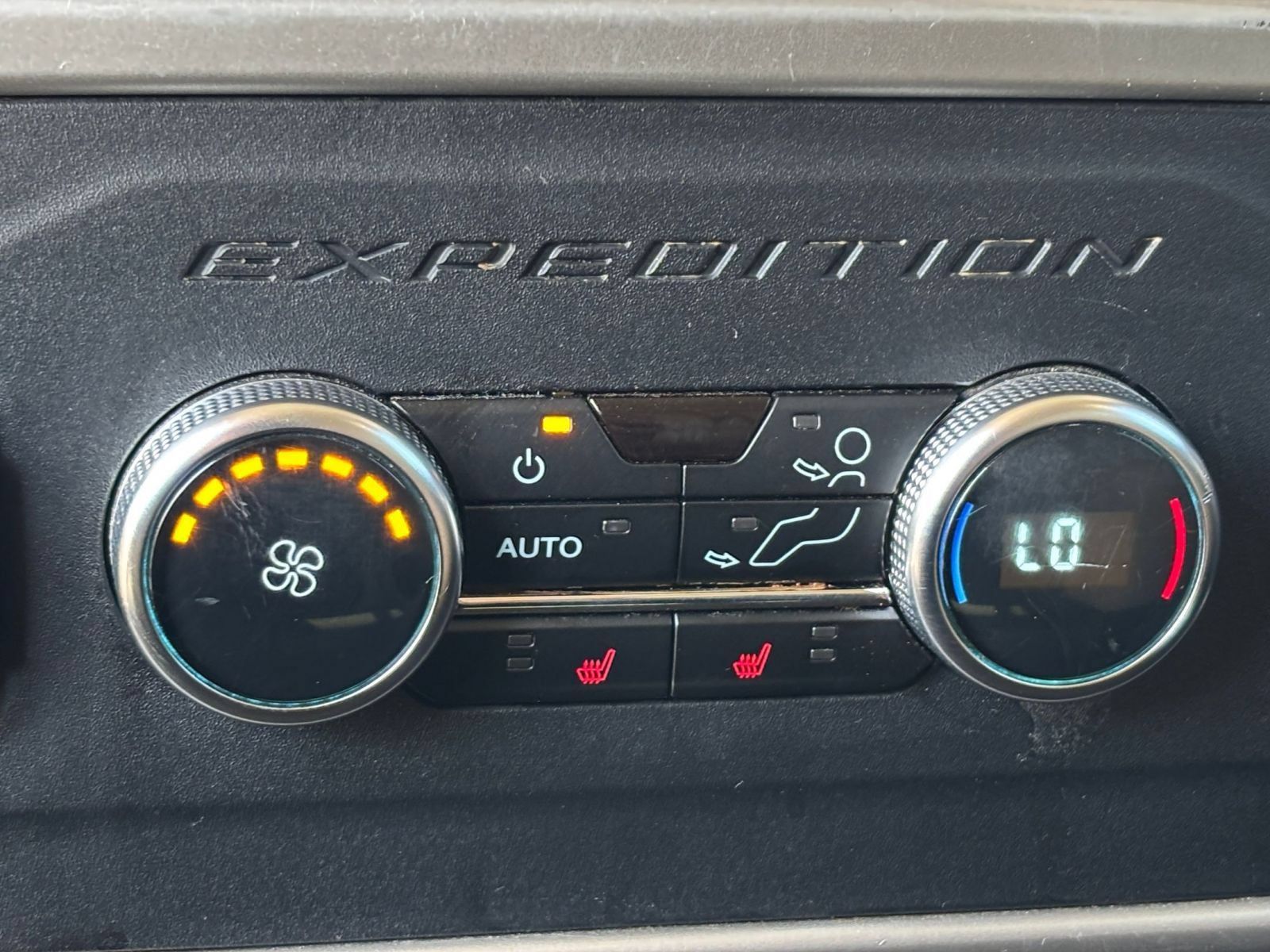 Used 2024 Ford Expedition Limited AWD/4WD image 25
