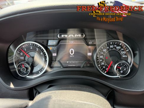 Used 2022 RAM 1500 Big Horn AWD/4WD image 11