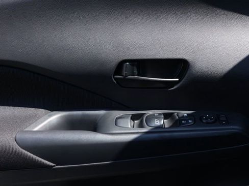 New 2025 Nissan Kicks Play S image 24