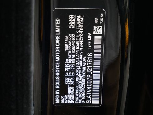 Certified 2023 Rolls-Royce Cullinan AWD/4WD image 32