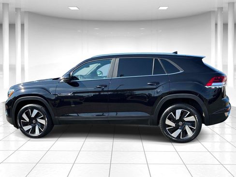 Certified 2024 Volkswagen Atlas Cross Sport SE AWD/4WD image 4