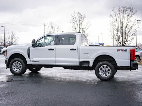 Used 2024 Ford F250 XLT w/ FX4 Off-Road Package AWD/4WD image 10
