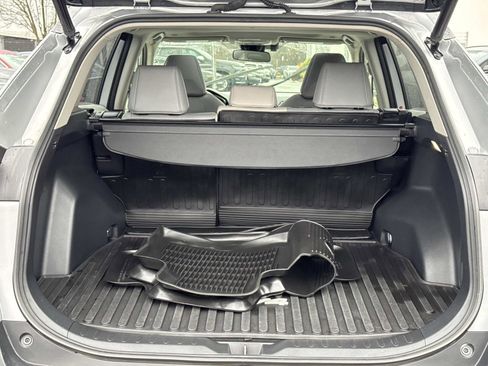 Used 2023 Toyota RAV4 XLE Premium image 17