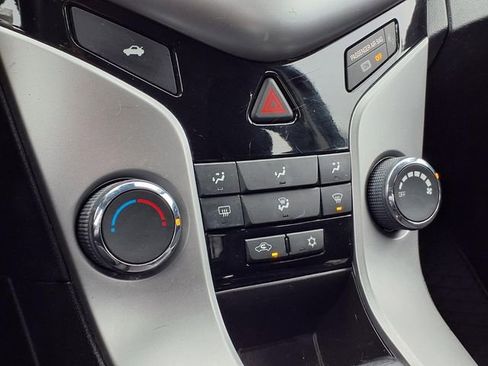 Certified 2016 Chevrolet Cruze LT FWD image 11
