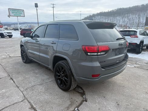 Used 2019 Jeep Grand Cherokee Altitude image 5