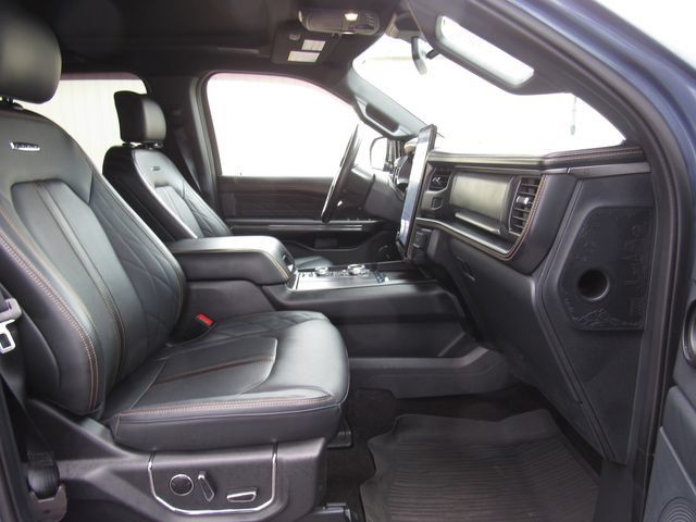Used 2023 Ford Expedition Platinum AWD/4WD image 18