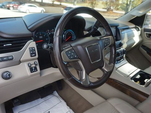 Used 2019 GMC Yukon XL Denali w/ Denali Ultimate Package image 20