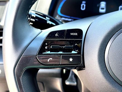 Used 2025 Hyundai Elantra Sport image 18