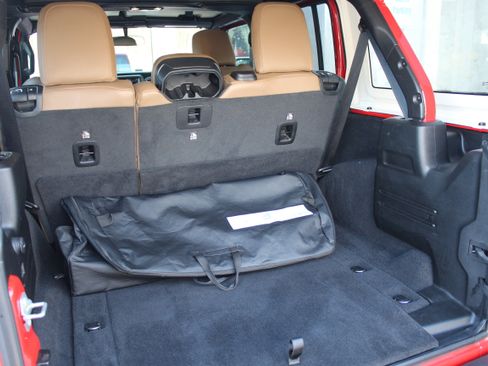 Certified 2021 Jeep Wrangler Unlimited Sahara w/ Cold Weather Group image 14